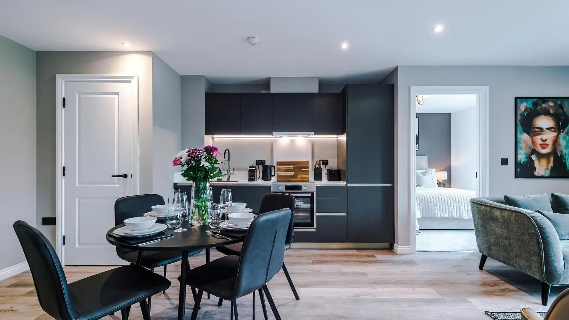 Stylish Leeds City Centre Flat - Free Parking